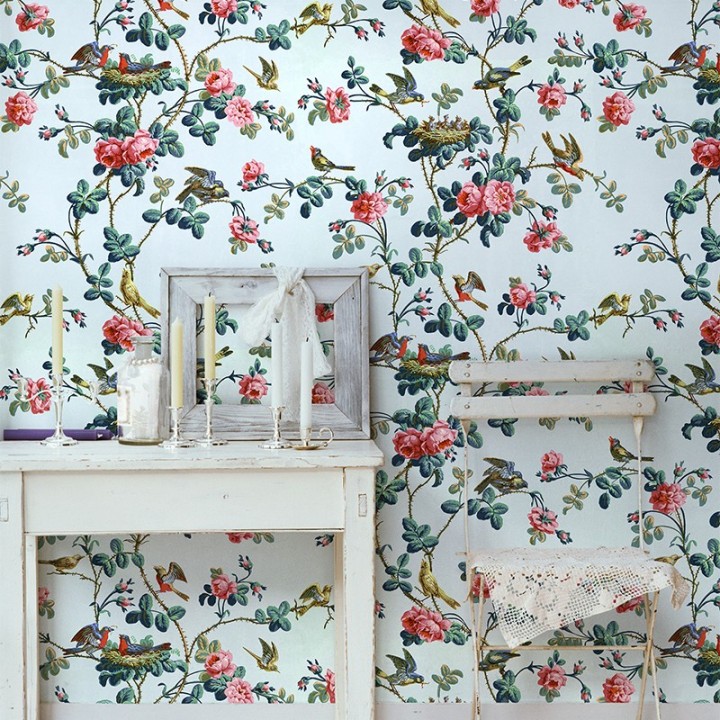 Birds of the Queen Wallpaper. Birds and roses.